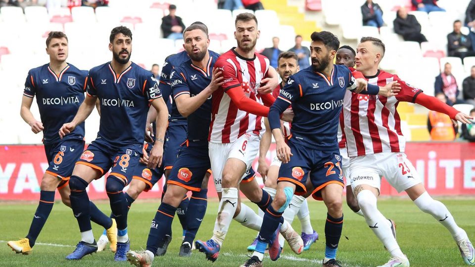 Sivasspor’un rakibi Başakşehir