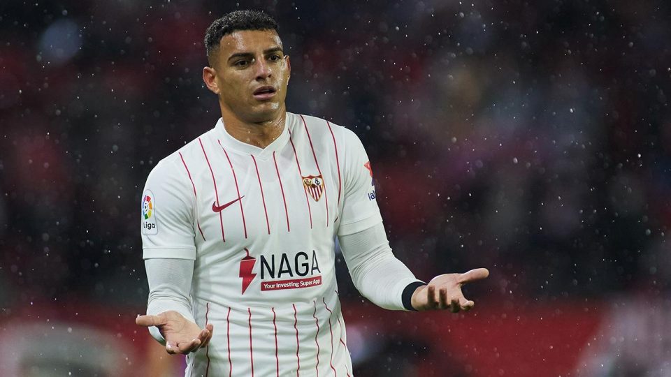 Aston Villa’dan savunmaya takviye