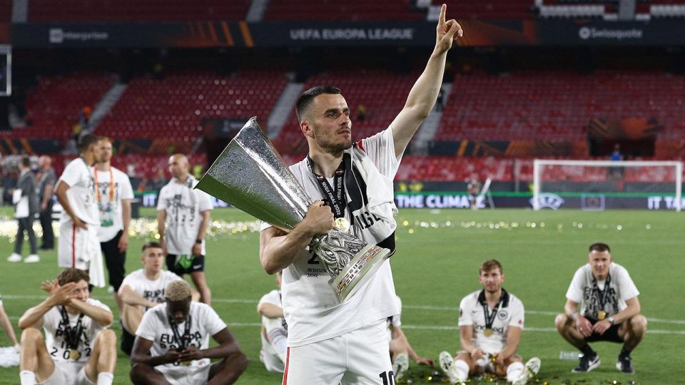 Avrupa Ligi’nde sezonun en iyi oyuncusu Filip Kostic oldu