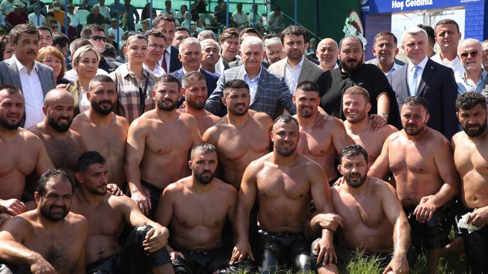 Binali Yıldırım Kaş Belediyesi Yağlı Pehlivan Güreşlerine katıldı