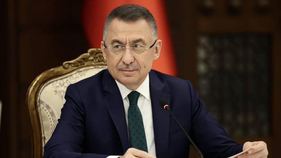 Cumhurbaşkanı Yardımcısı Oktay, şampiyon VakıfBank’ı kutladı