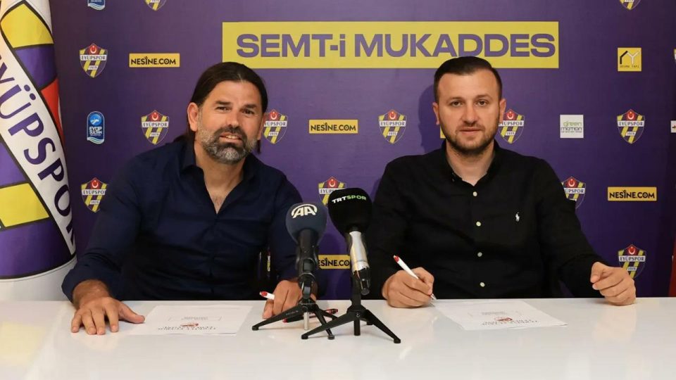 Eyüpspor İbrahim Üzülmez ile sözleşme imzaladı