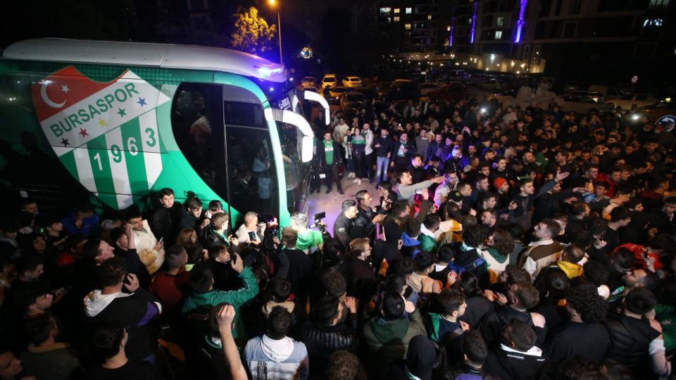 Frutti Extra Bursaspor coşkuyla karşılandı