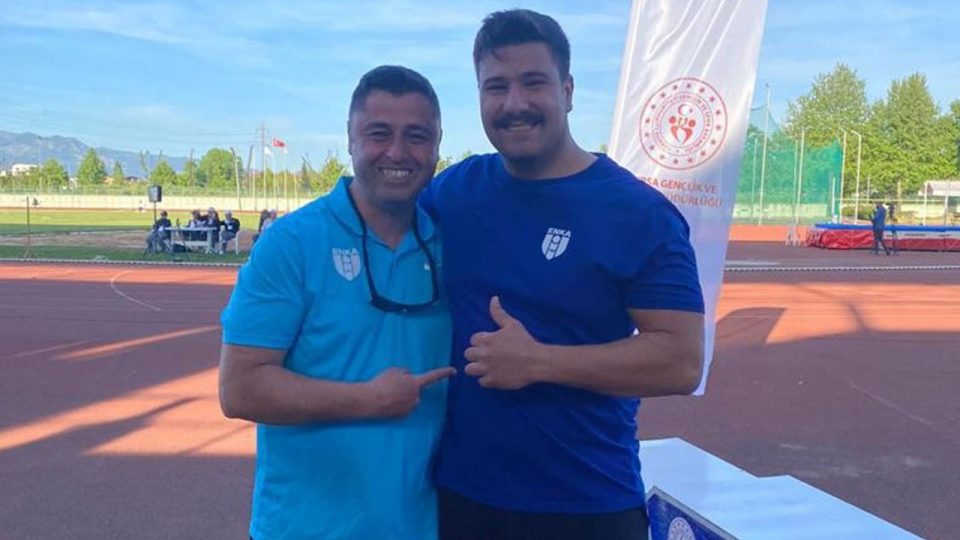 Gülle atmada milli atlet Alperen Karahan Türkiye rekoru kırdı