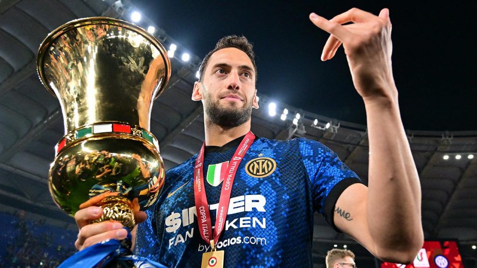 Hakan Çalhanoğlu’nun penaltısı İtalya basınında gündem oldu