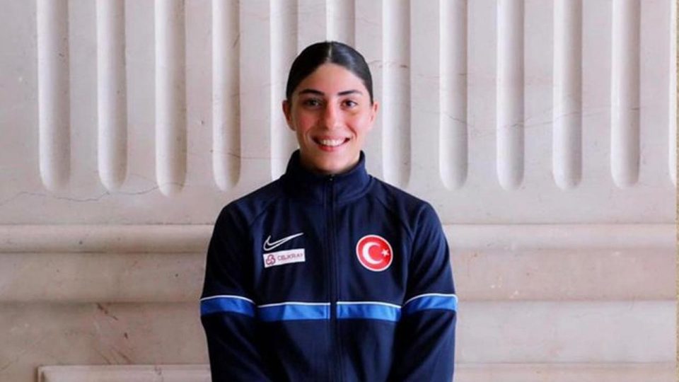 Milli boksör Beyza Saraçoğlu son 16 turuna yükseldi