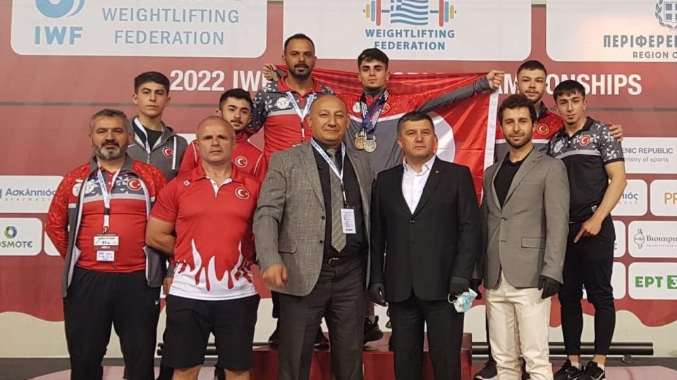 Milli halterci Kaan Kahriman’dan altın madalya