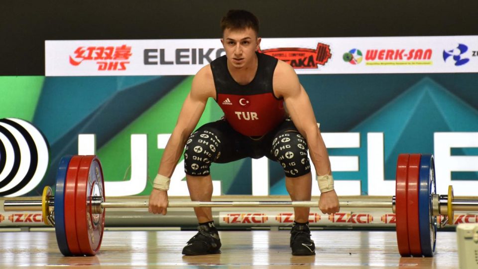 Milli halterci Yusuf Fehmi Genç Avrupa ikincisi oldu