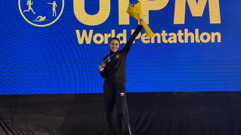 Milli pentatlet İlke Özyüksel dünya üçüncüsü oldu