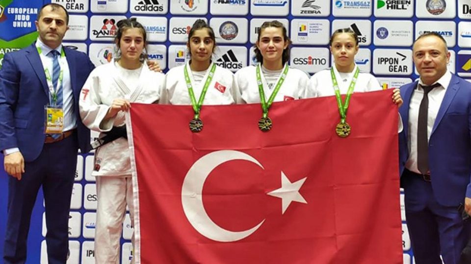 Milli sporculardan 2 altın, 2 bronz madalya