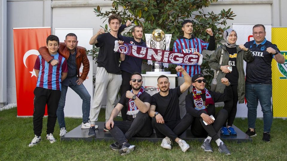 Süper Lig’in şampiyonluk kupası sergilendi
