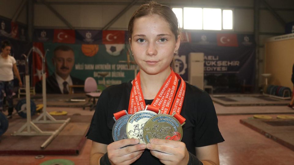 Avrupa şampiyonu genç milli halterci başarısını yineledi