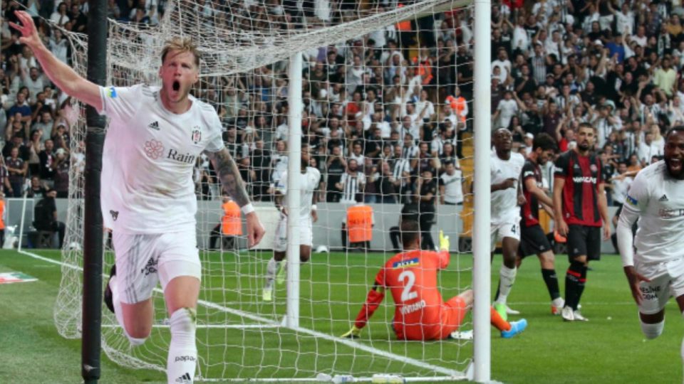 Beşiktaş farklı galibiyetle 3 puan aldı