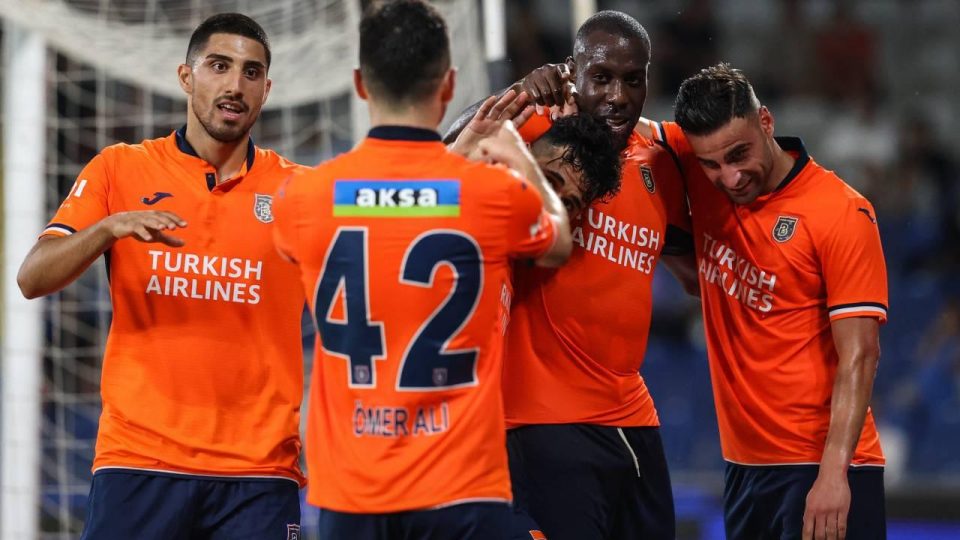 Medipol Başakşehir Avrupa’da tur atladı
