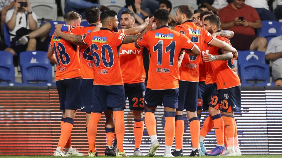 Medipol Başakşehir, UEFA Konferans Ligi’nde Antwerp deplasmanında