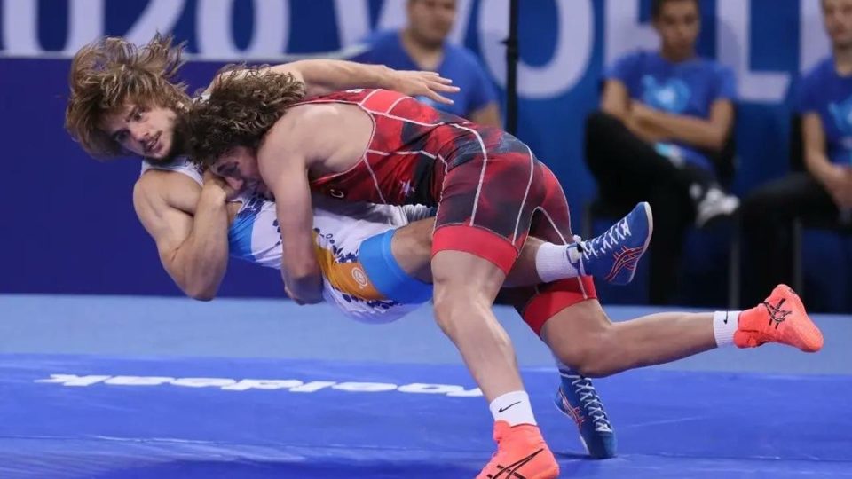 Milli sporcu Yüksel Sarıçiçek gümüş madalya kazandı