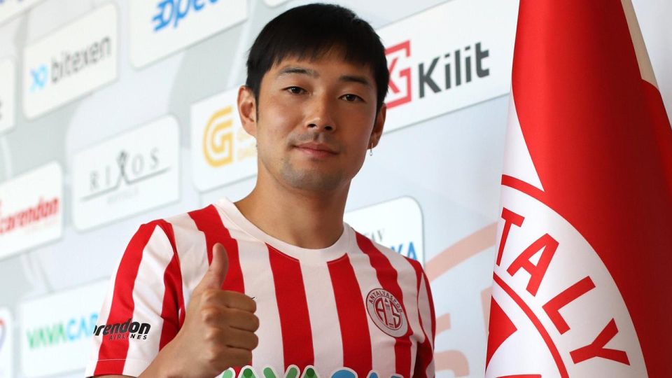 Antalyaspor Japon orta saha
