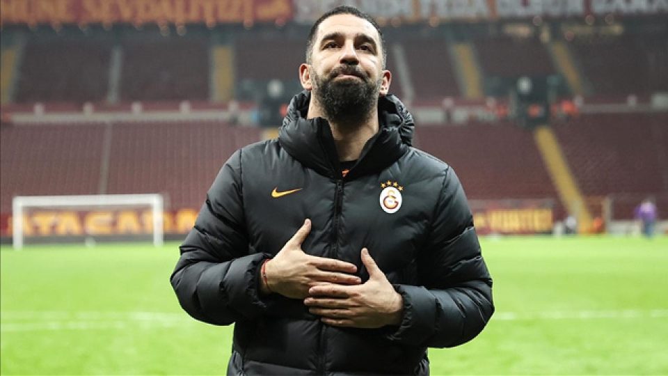 Arda Turan futbolu bıraktı