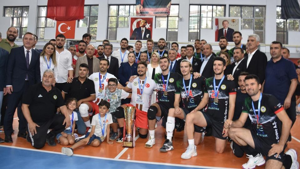 Cizre’nin voleybol takımı Türkiye’yi Avrupa’da temsil edecek