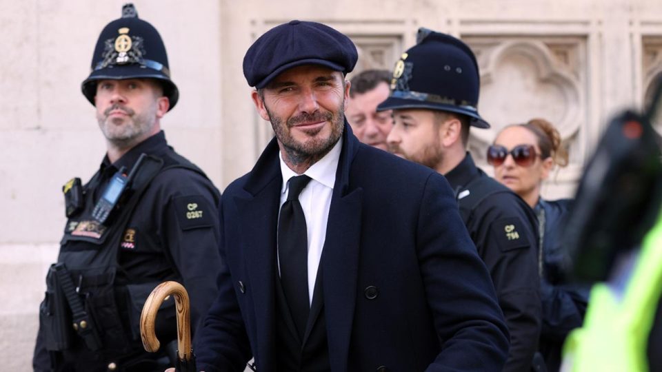 David Beckham Kraliçe’nin naaşını ziyaret etti