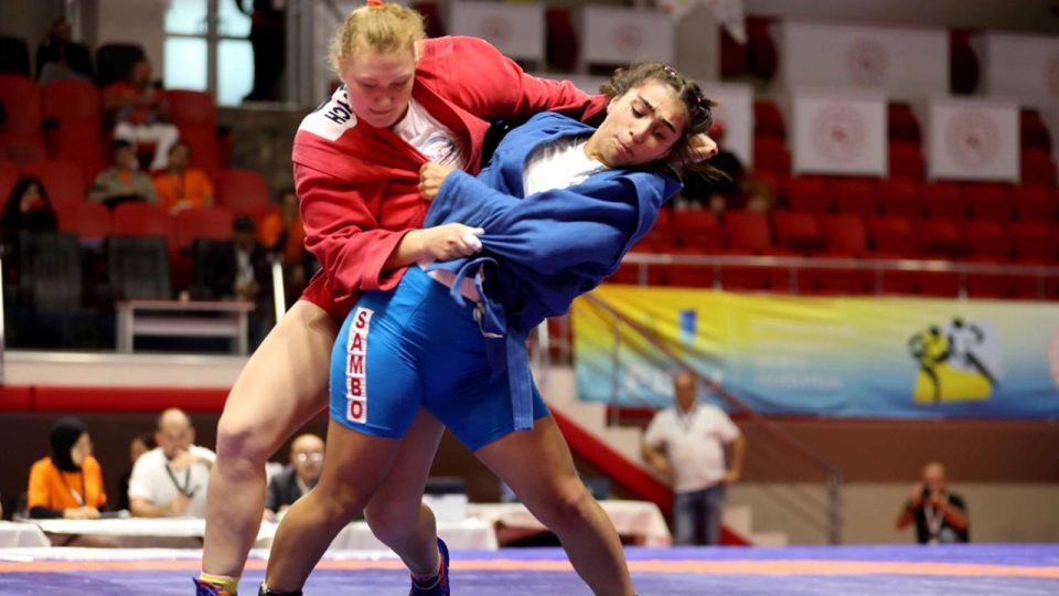 Dünya Üniversiteler Dövüş Sporları Kupası Samsun’da devam ediyor