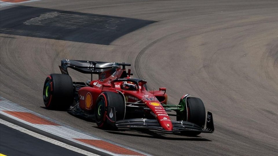 F1 İtalya Grand Prix’sinde pole pozisyonu Leclerc’in