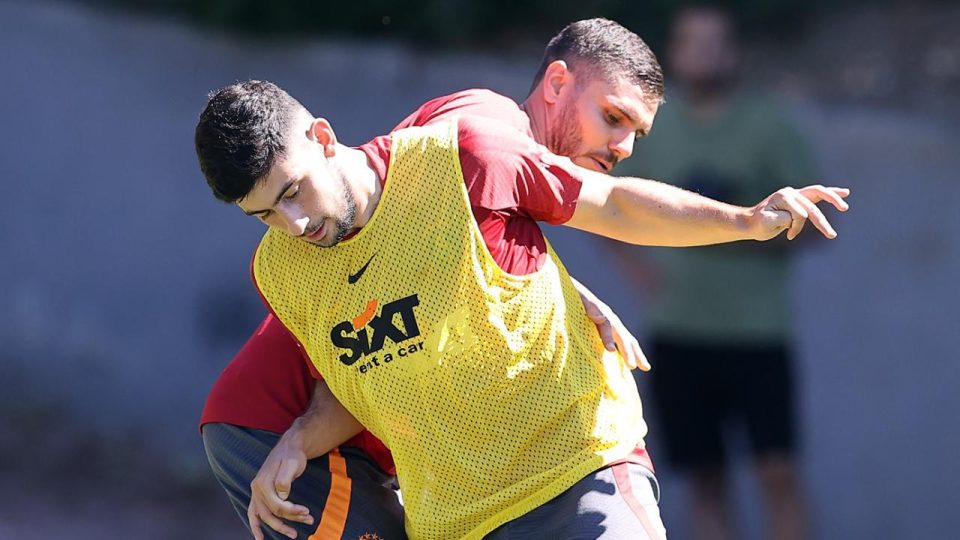 Galatasaray’da yeni transferler sahaya indi