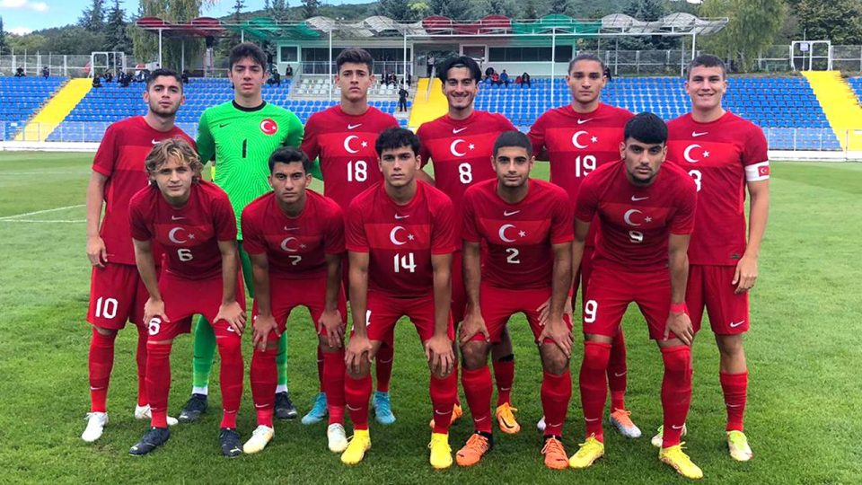 Genç milliler Azerbaycan’ı farklı geçti