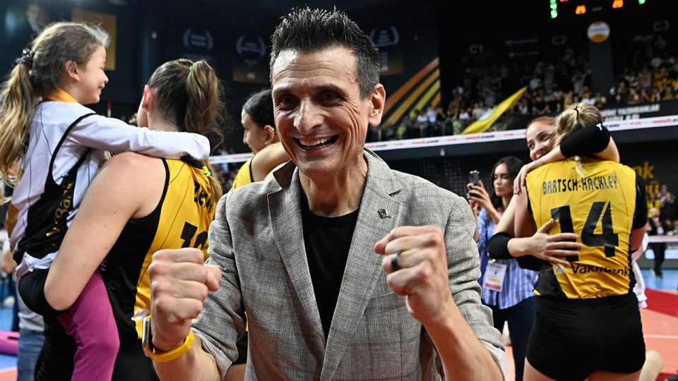 Giovanni Guidetti, CEV tarafından yılın antrenörü seçildi