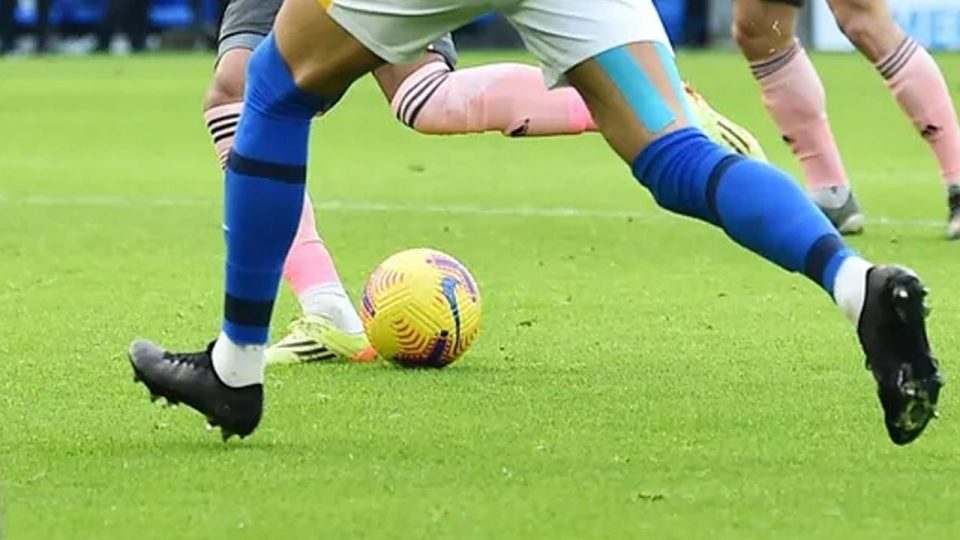 İngiltere’de yas döneminde maç yapan futbol takımlarına ceza
