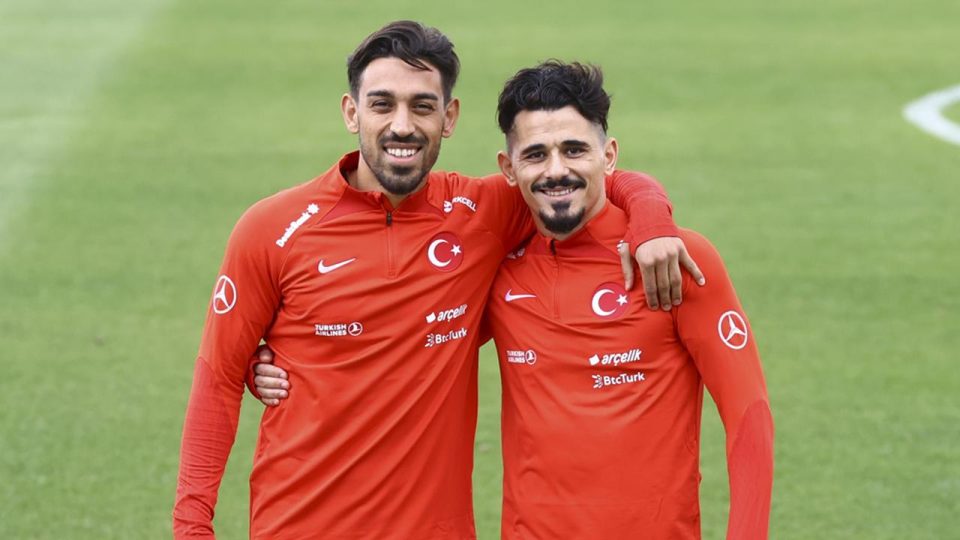 İrfan Can Kahveci ve Serdar Gürler milli takımda olmanın sevincini yaşıyor