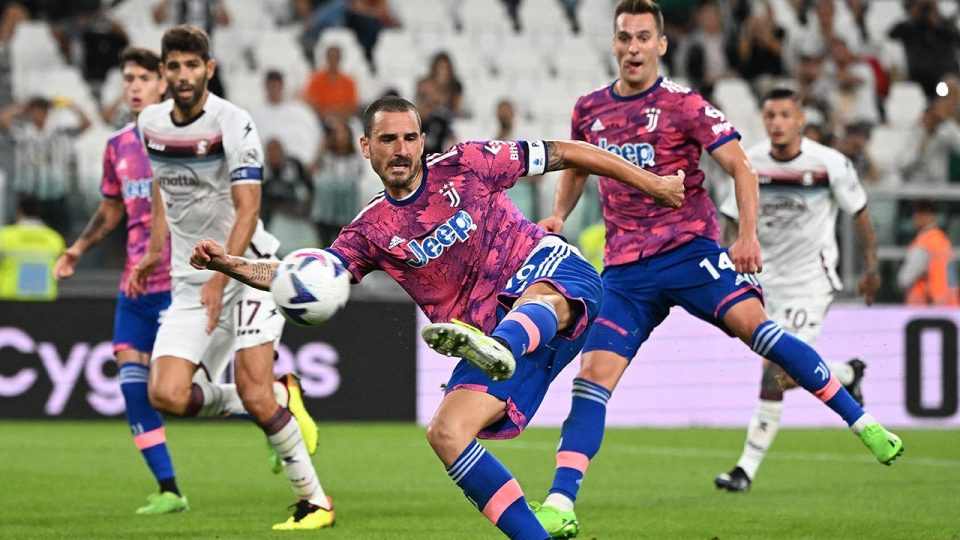 Juventus, bir puanı son dakikada kurtardı