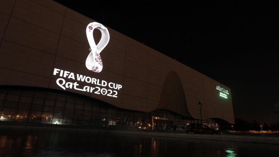 Katar’dan 2022 FIFA Dünya Kupası’na özel posta pulu