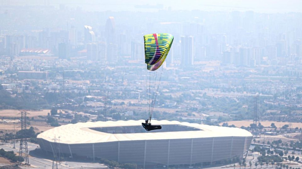 Mersin Gelincik Tepesi’nden yamaç paraşütü ile 20 bin uçuş yapıldı