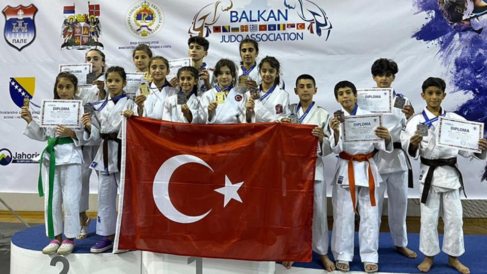 Minikler Balkan Judo Şampiyonası’nın ilk gününde 14 madalya