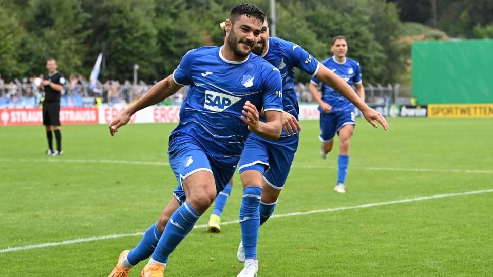 Ozan Kabak ayın oyuncusu seçildi