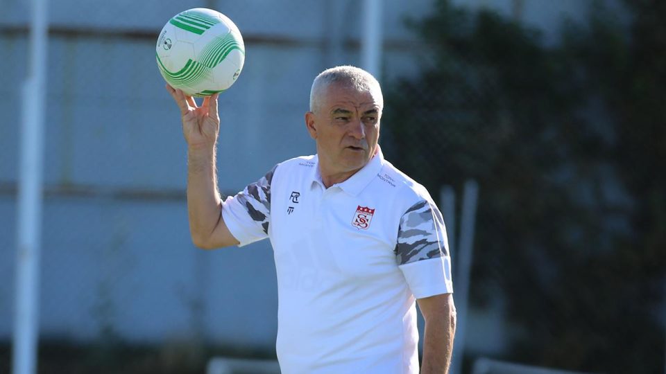 Sivasspor Teknik Direktörü Rıza Çalımbay’dan fikstür tepkisi