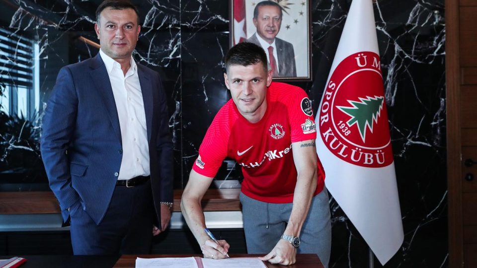 Ümraniyespor Strahil Popov ile sözleşme imzaladı