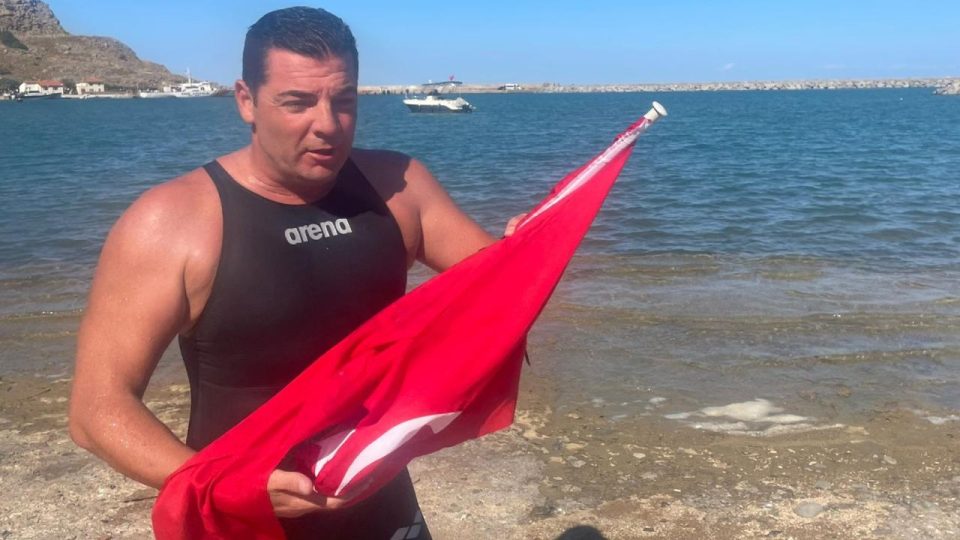 Yüzücü Alper Sunaçoğlu’ndan Gaziler Günü’nde rekor denemesi
