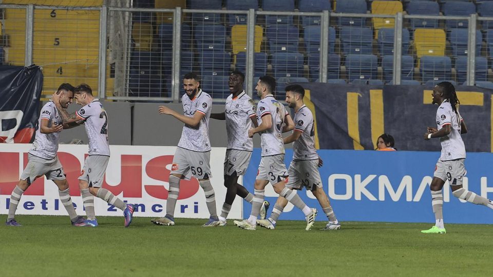 Başakşehir haftayı averajla lider tamamladı