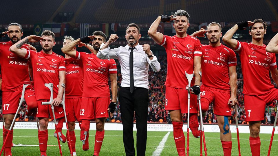 Dünya şampiyonu Ampute Futbol Milli Takımı’nda yüzler gülüyor