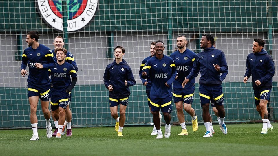 Fenerbahçe’nin konuğu AEK Larnaca