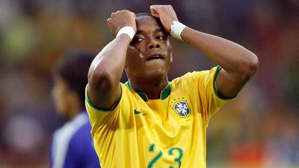 İtalya kesinleşmiş hapis cezası olan Robinho’nun iadesini istedi
