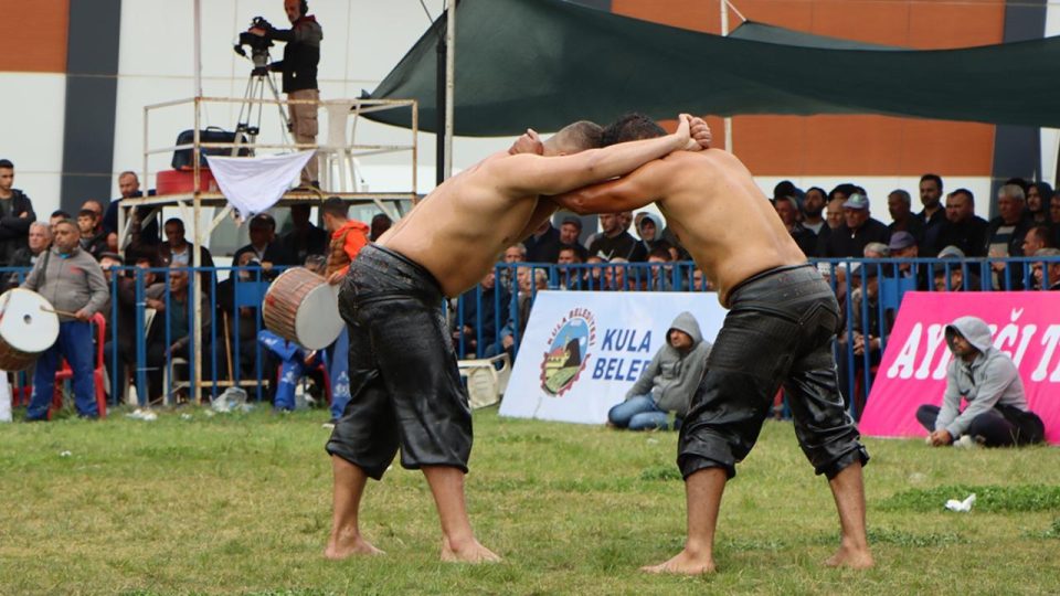 Kula Yağlı Pehlivan Güreşleri’nde başpehlivan Hasan Cengiz oldu