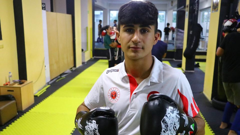 Muaythai sporcusu Cihan Doğu’nun hedefi dünya şampiyonluğu