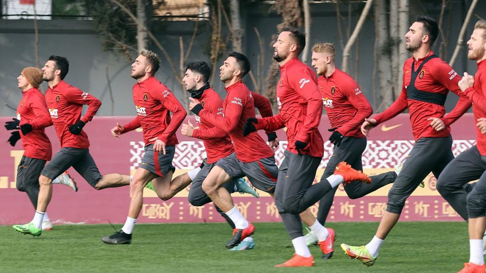 Galatasaray’da hedef Kadıköy’e lider gitmek