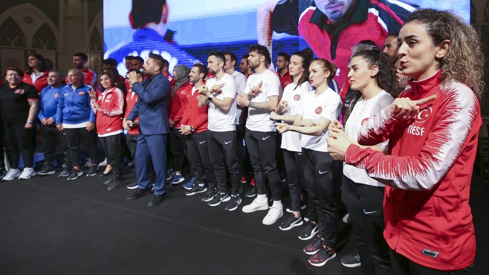 İşitme engelli sporcular başarılı bir yılı geride bıraktı
