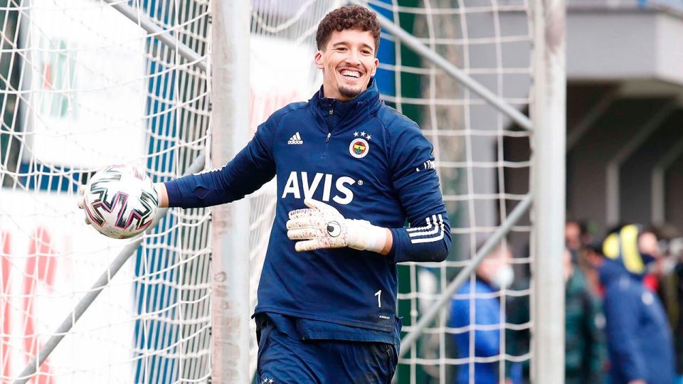 Altay Bayındır 4 yıl daha Fenerbahçe’de