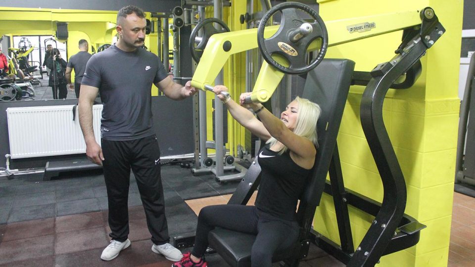 Depremde ailesi ve 8 yakınını kaybeden Müjgan Paçacı hayata sporla tutundu