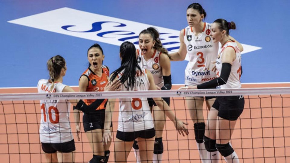 Eczacıbaşı Dynavit yarı finalde